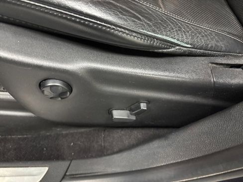 Used 2016 Jeep Grand Cherokee Limited w/ Luxury Group II image 17