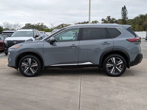 Used 2023 Nissan Rogue SL w/ SL Premium Package image 9