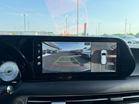 Used 2024 Hyundai Palisade Limited image 16