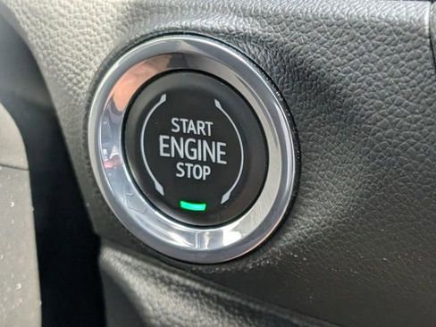 Used 2023 Buick Encore GX Essence w/ Experience Buick Package FWD image 27