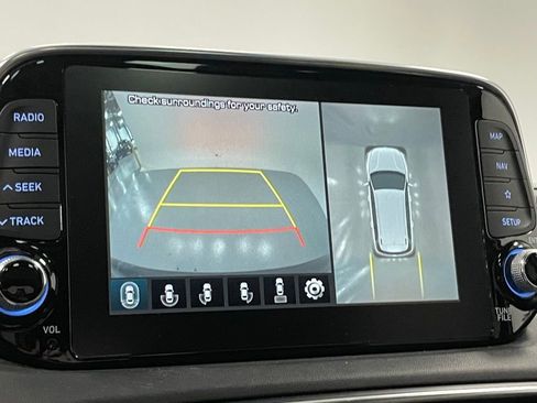 Used 2020 Hyundai Santa Fe Limited image 18