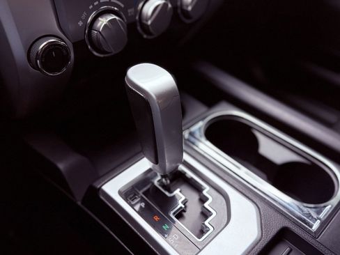 Used 2016 Toyota Tundra SR5 w/ SR5 Upgrade Package image 11