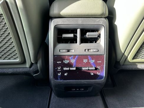 Used 2025 Porsche Macan 4S Electric image 38