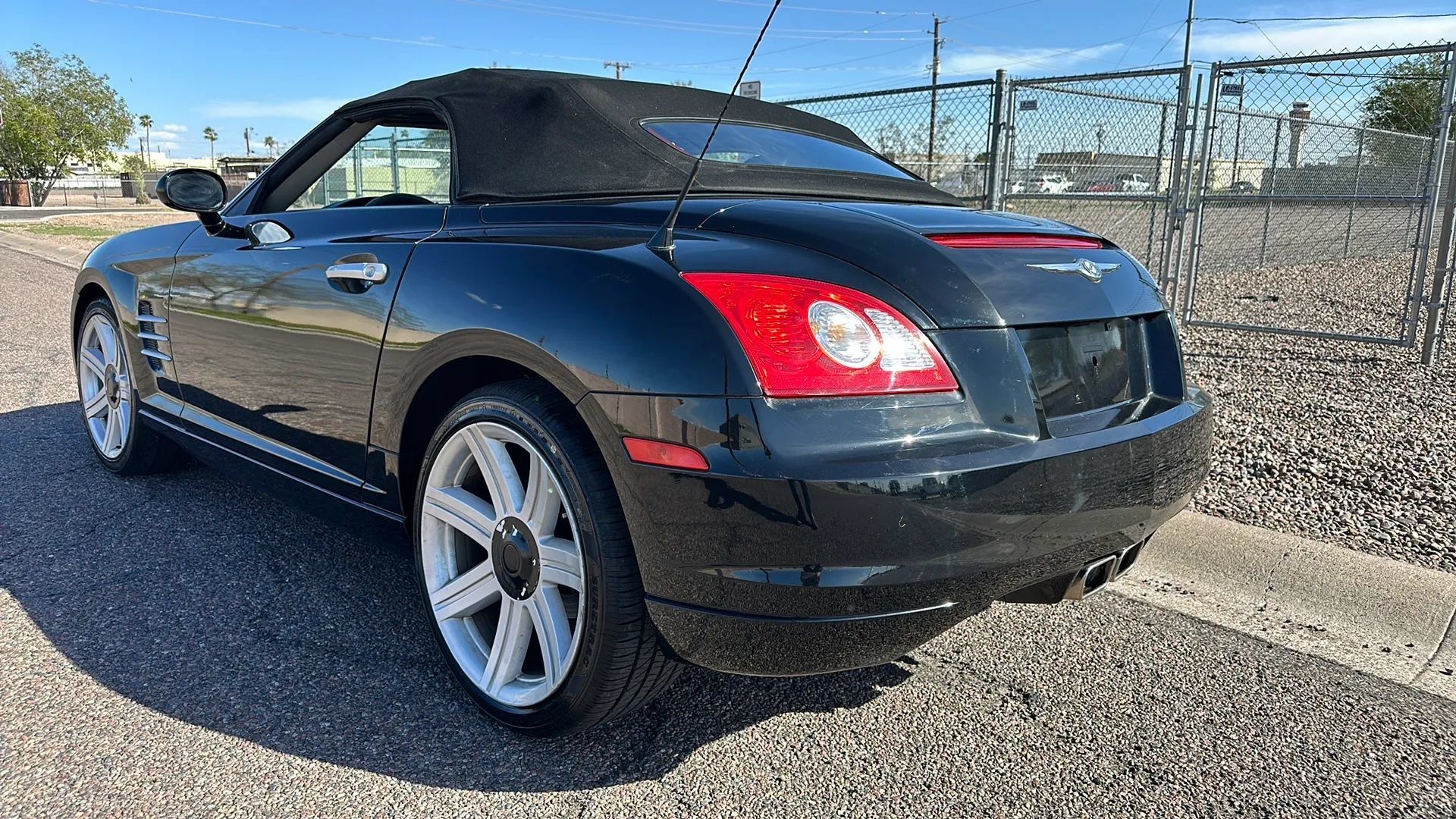 Used 2005 Chrysler Crossfire Limited RWD image 27