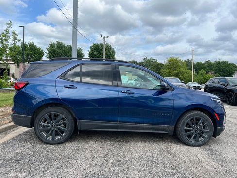 Used 2022 Chevrolet Equinox RS FWD image 2