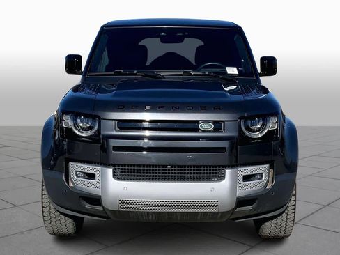 Used 2024 Land Rover Defender 110 SE image 4