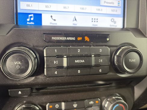 Used 2018 Ford F150 XLT w/ Equipment Group 302A Luxury AWD/4WD image 14