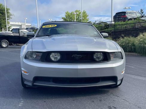 Used 2010 Ford Mustang GT RWD image 2