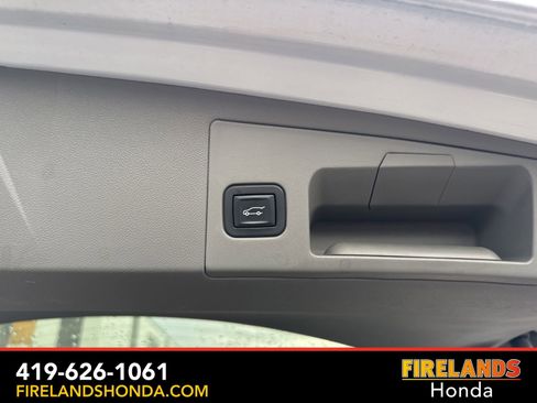 Used 2017 Cadillac XT5 Luxury w/ Driver Awareness Package image 34