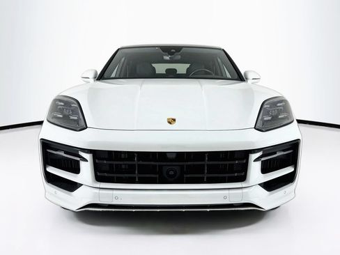 Certified 2024 Porsche Cayenne Coupe AWD/4WD image 10