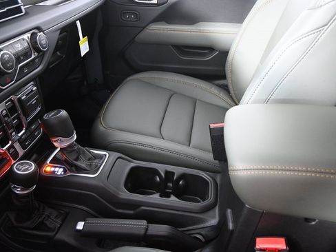 New 2026 Jeep Gladiator Mojave image 30