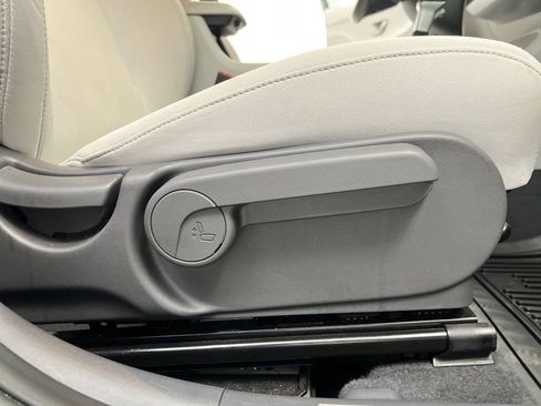 Used 2025 Hyundai Kona SEL FWD image 23