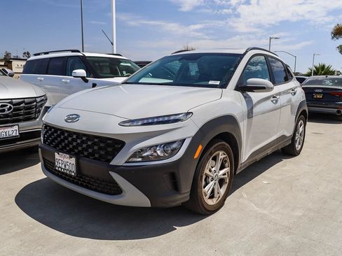Used 2023 Hyundai Kona SEL w/ Convenience Package FWD image 3