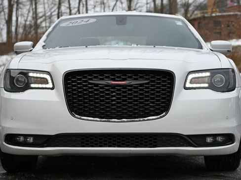 Used 2023 Chrysler 300 S image 10