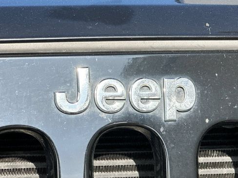 Used 2016 Jeep Wrangler Rubicon w/ Power Convenience Group AWD/4WD image 36