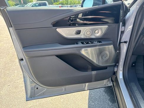 New 2026 Lincoln Nautilus Reserve image 7