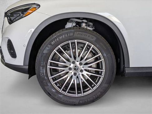 Certified 2025 Mercedes-Benz GLC 300 image 22