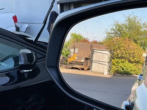 Used 2025 Toyota Highlander LE image 21