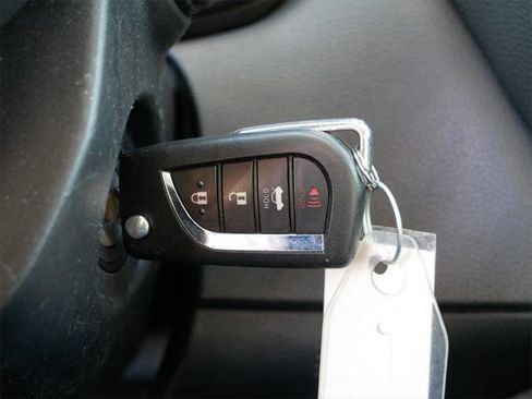 Certified 2020 Toyota Corolla LE image 28