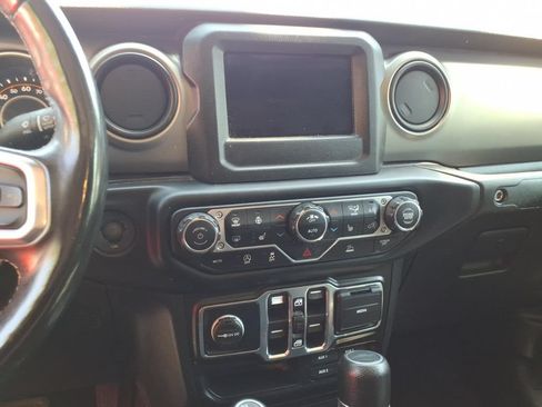 Used 2020 Jeep Gladiator Sport w/ Quick Order Package 24S AWD/4WD image 17