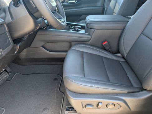 New 2026 Chevrolet Suburban LT w/ Comfort Package image 10