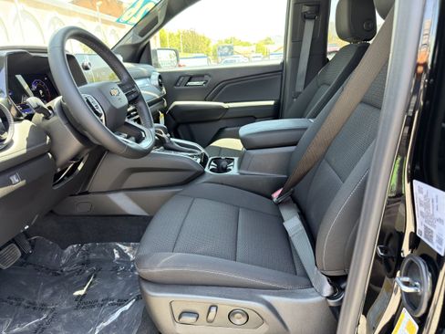 Used 2026 Chevrolet Colorado LT RWD image 24