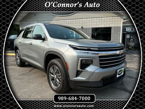 Used 2026 Chevrolet Traverse LT AWD/4WD image 1