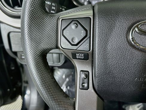 Used 2022 Toyota Tacoma SR5 RWD image 16