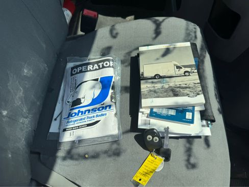 Used 2018 Ford E-450 and Econoline 450 Super Duty w/ Power Windows & Locks Group image 20