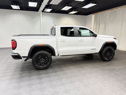 New 2026 GMC Canyon Elevation image 7