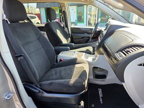 Used 2013 Dodge Grand Caravan Crew w/ Entertainment Group 1 image 11