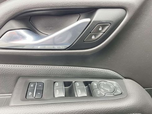 Used 2021 GMC Yukon Denali w/ Denali Premium Package image 13