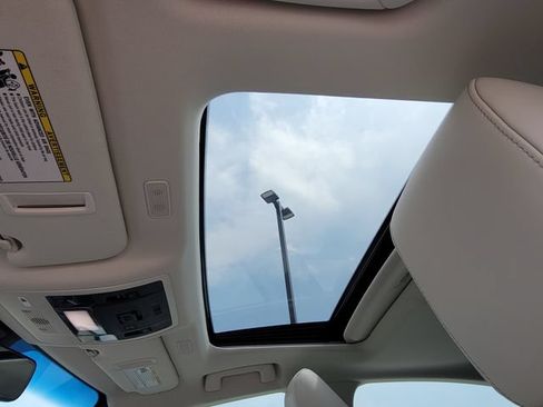 Used 2025 Lexus ES 300h w/ Premium Package FWD image 14