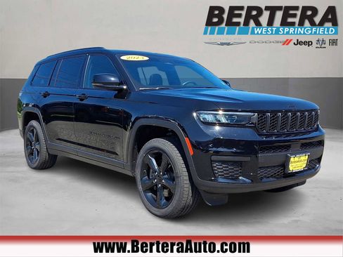 Certified 2023 Jeep Grand Cherokee L Laredo AWD/4WD image 1