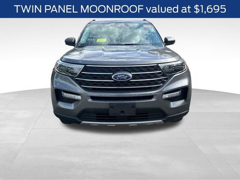 Used 2022 Ford Explorer XLT w/ Equipment Group 202A AWD/4WD image 6