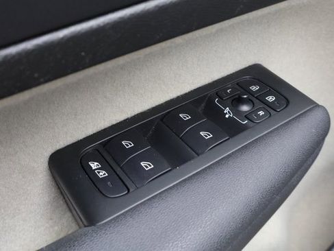 Used 2020 Volvo XC40 T5 Inscription w/ Protection Package Premier image 10