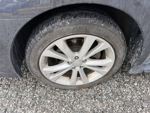 Used 2013 Subaru Legacy 2.5i Premium w/ All-Weather Pkg AWD/4WD image 9