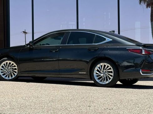 Used 2021 Lexus ES 300h Ultra Luxury w/ Accessory Package 2 FWD image 6