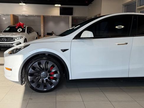 Used 2022 Tesla Model Y Performance AWD/4WD image 8