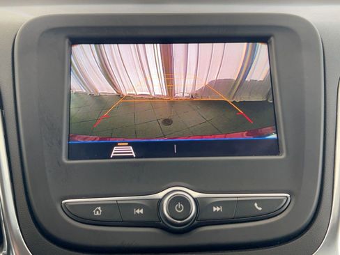 Used 2020 Chevrolet Equinox LT w/ Driver Convenience Package image 24