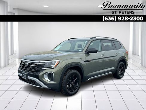 Used 2025 Volkswagen Atlas Peak Edition SE image 1