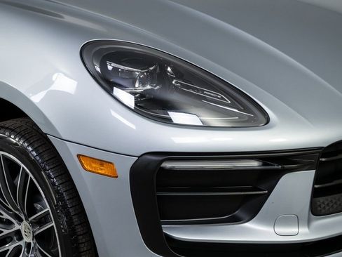 New 2026 Porsche Macan AWD/4WD image 38