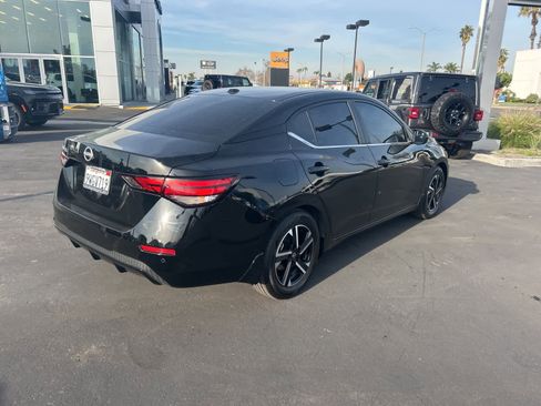 Used 2025 Nissan Sentra SV image 7