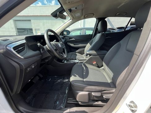 Used 2025 Buick Encore GX Preferred FWD image 24