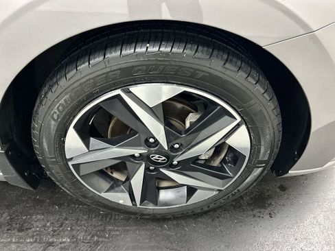Used 2023 Hyundai Elantra Limited FWD image 8