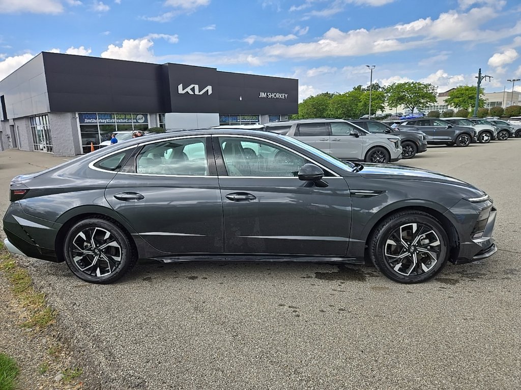 Used 2024 Hyundai Sonata SEL FWD image 2