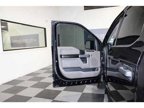 Used 2020 Ford F150 XLT image 11