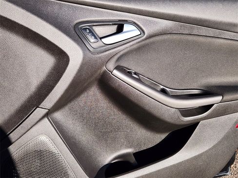 Used 2016 Ford Focus SE w/ Equipment Group 201A image 13