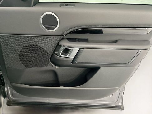 Certified 2025 Land Rover Discovery S AWD/4WD image 24