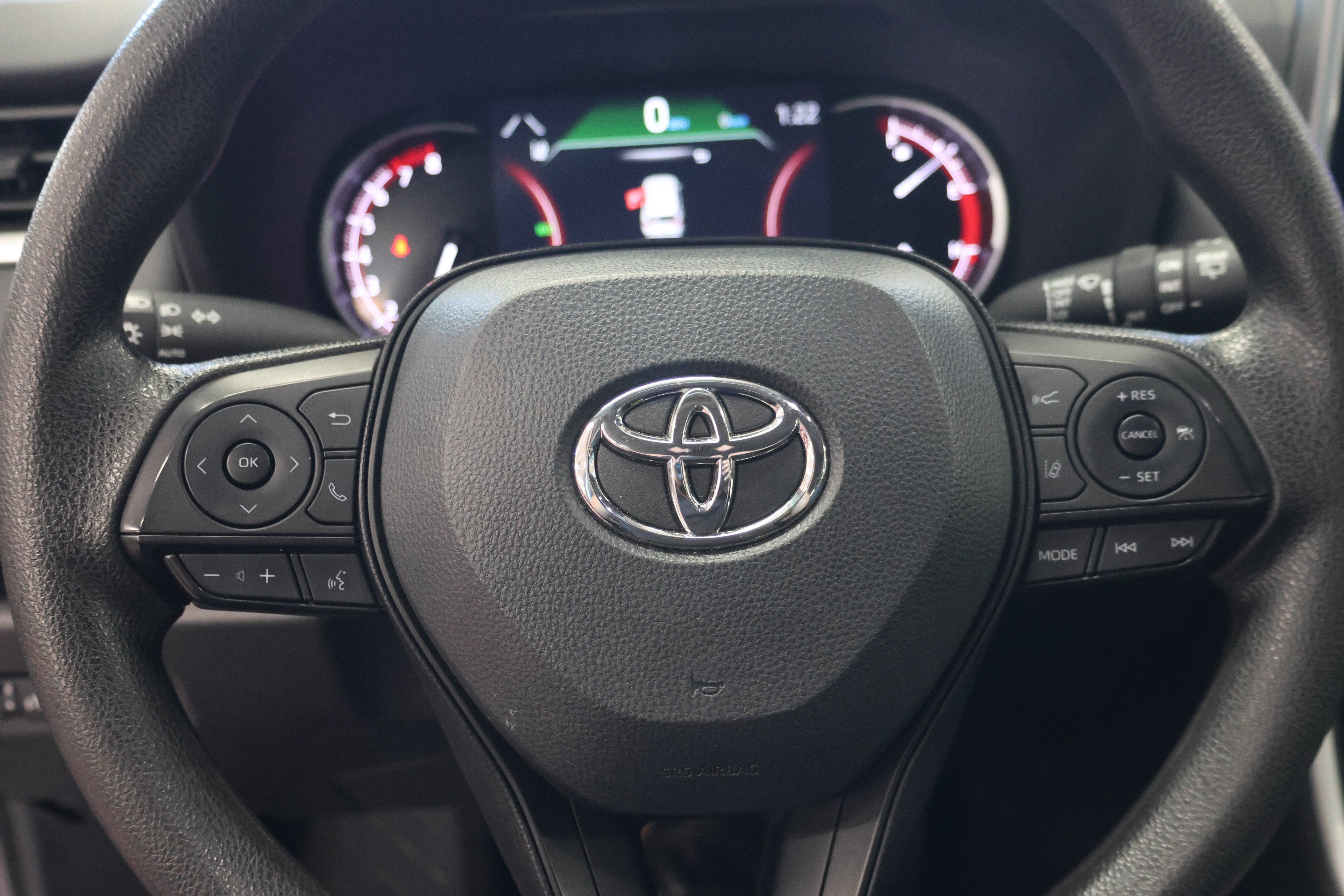 Used 2024 Toyota RAV4 XLE FWD image 25